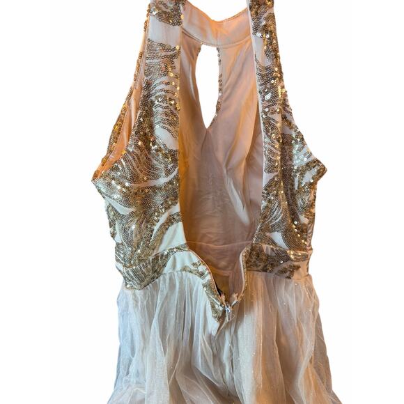 NWT Windsor Gold Sequin Halter Dress - Size 9 - Picture 13 of 16